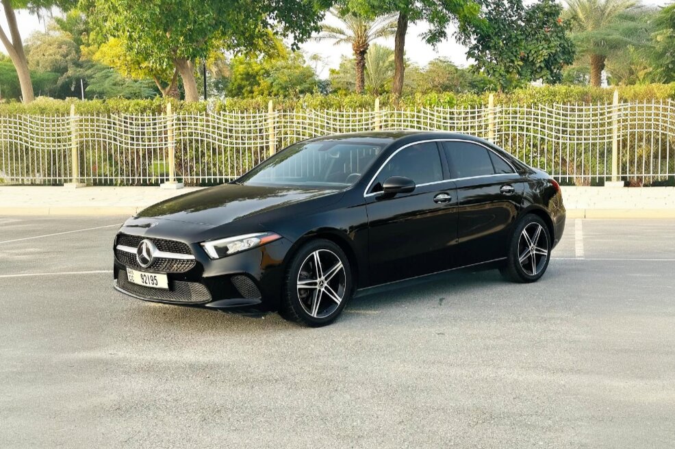 Mercedes C-Class 2024 photo 1