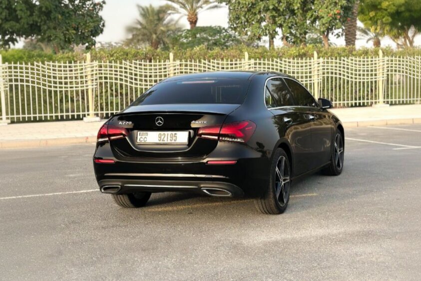 Mercedes C-Class 2024 photo 3