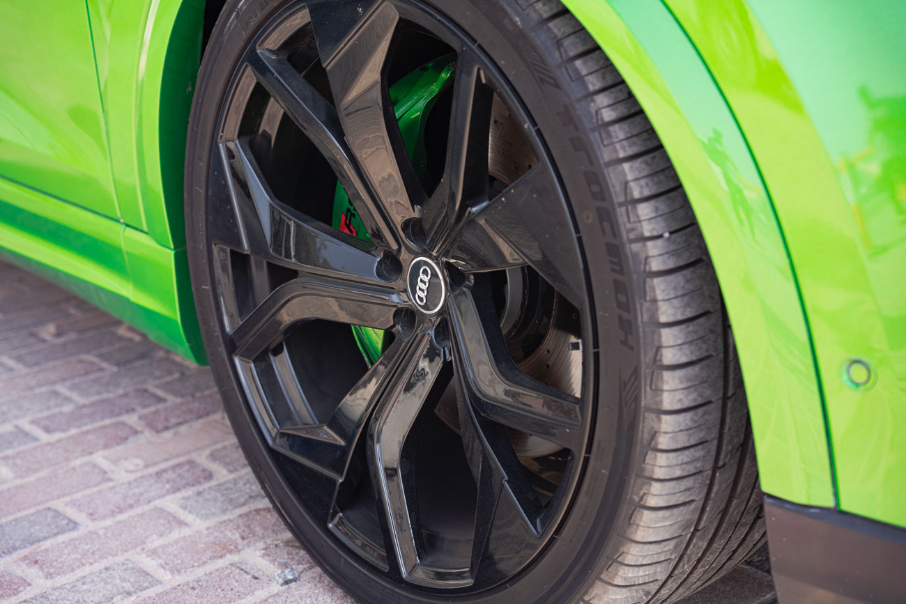 Audi RS Q8 2025 photo 6