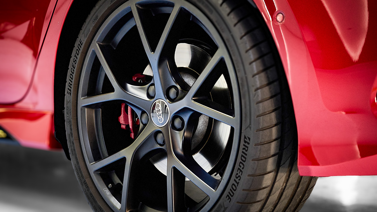 Luxury car available for rent in Dubai