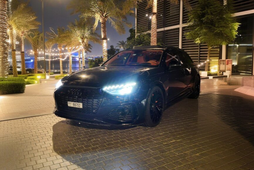 Bild 3 på Audi RS4 (HERMES INTERIOR) 2023