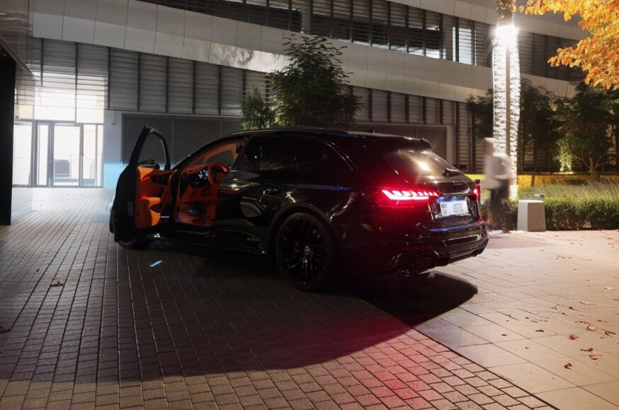 Bild 8 på Audi RS4 (HERMES INTERIOR) 2023