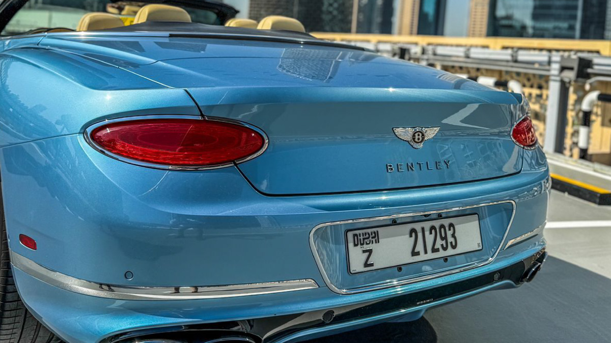 Luxury car available for rent in Dubai