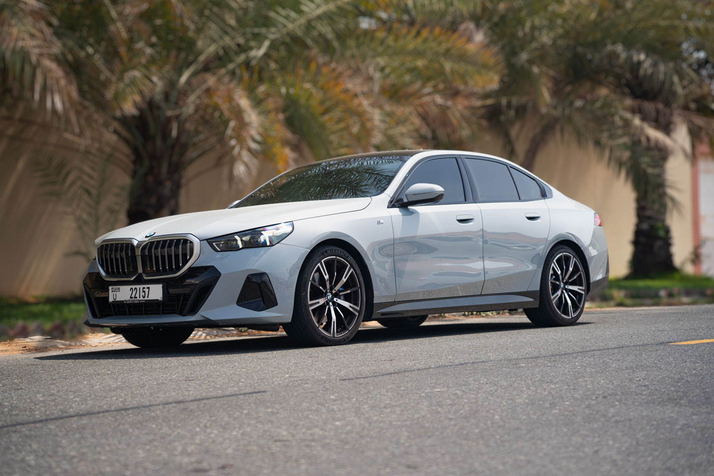 Bmw 5 Series 530i 2025 photo 1