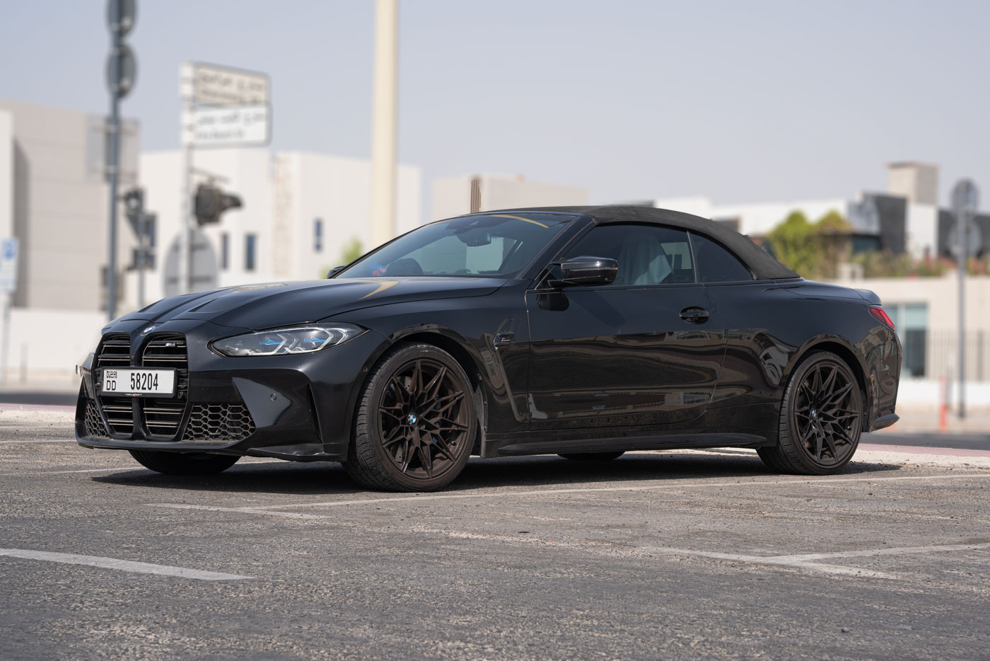 Foto 2 di Bmw M4 Competition Convertible - Black Sapphire Metallic 2024