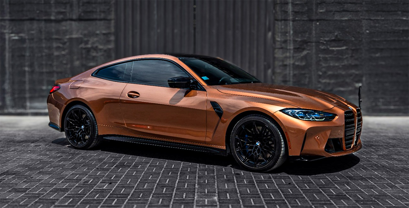 Luxury car available for rent in Dubai