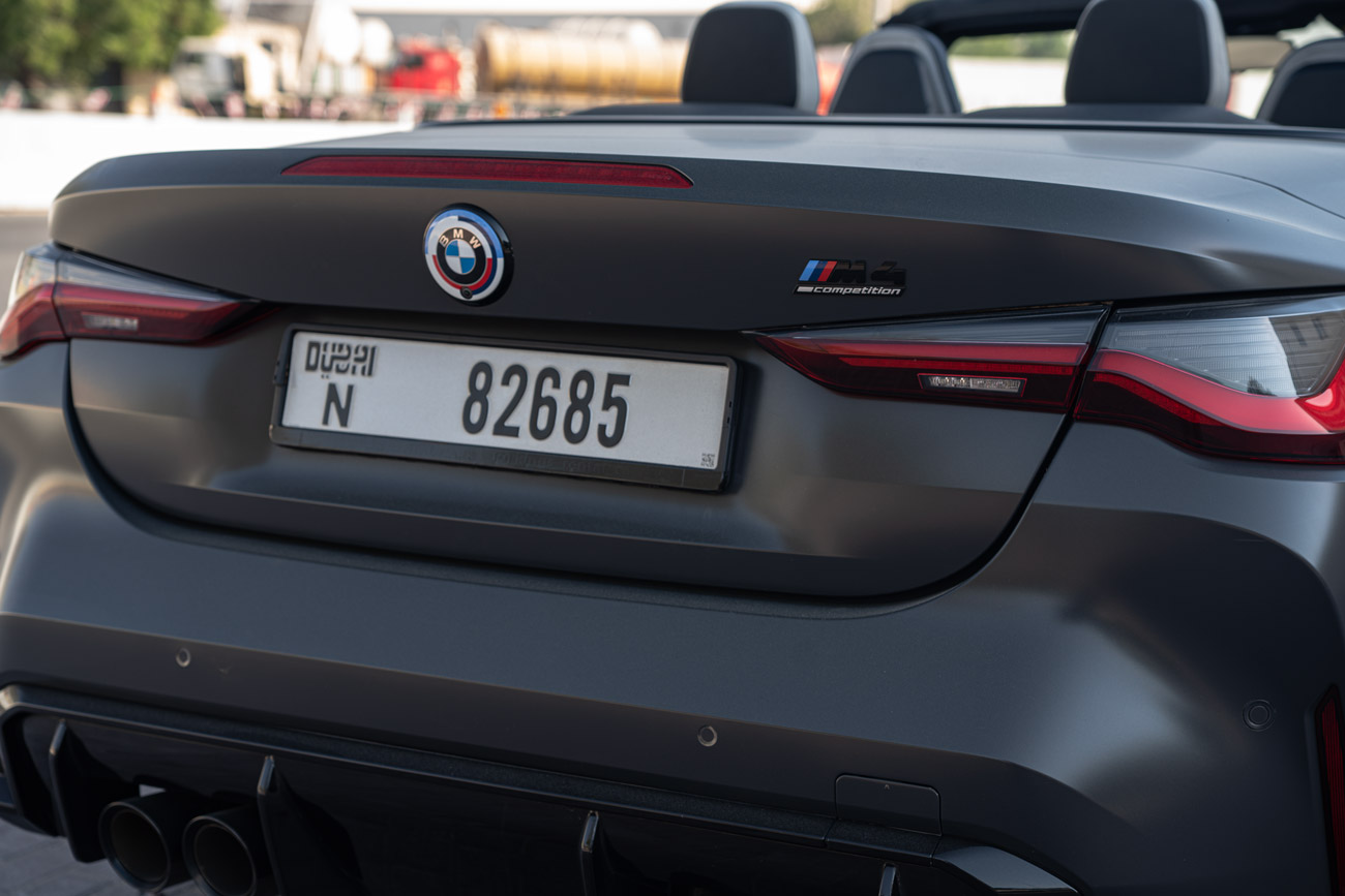صورة 3 لـ Bmw M4 Competition Convertible - Frozen Black Metallic 2024