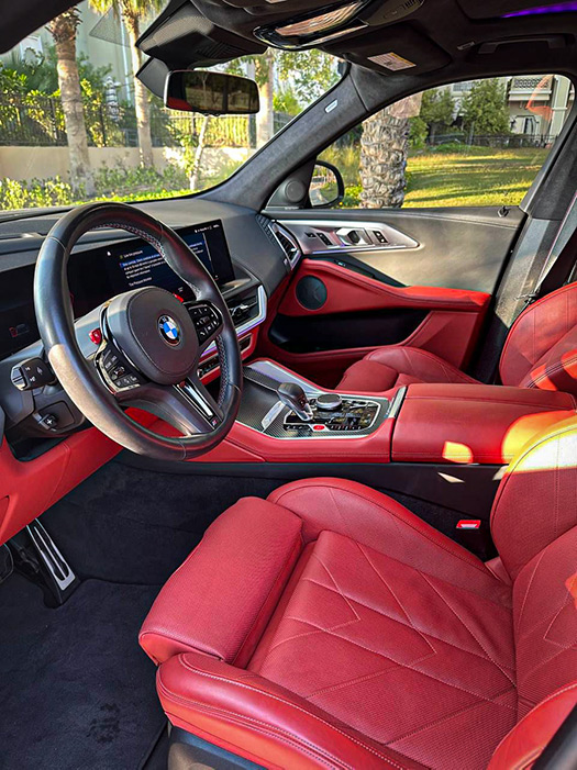 Luxury car available for rent in Dubai