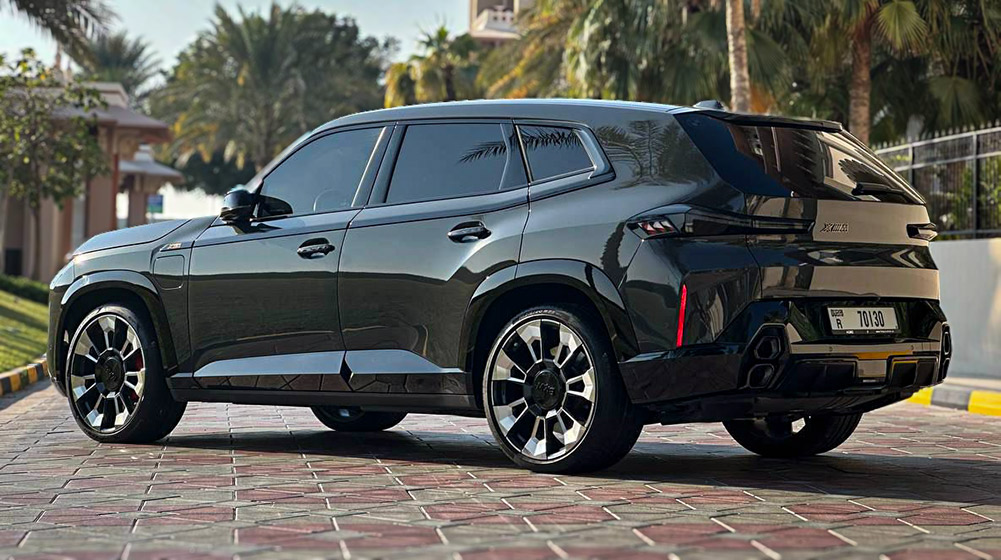 Luxury car available for rent in Dubai