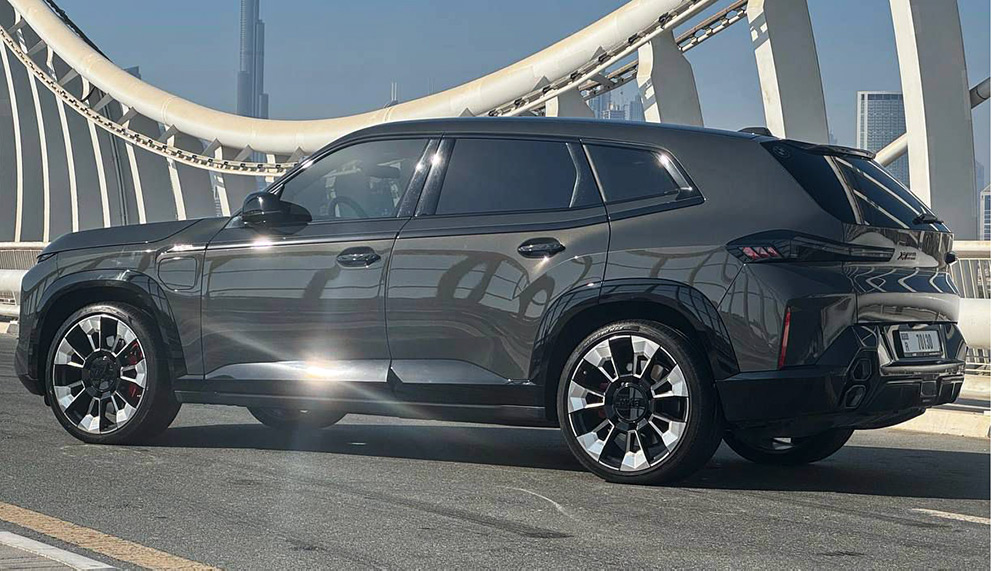 Luxury car available for rent in Dubai