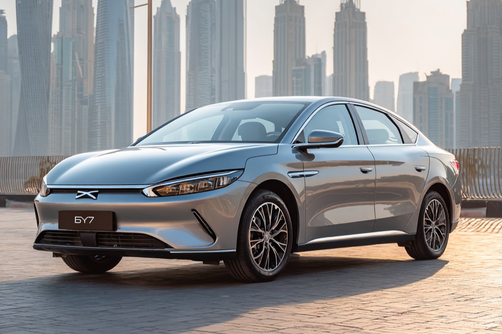 Foto 1 de BYD E7 2025
