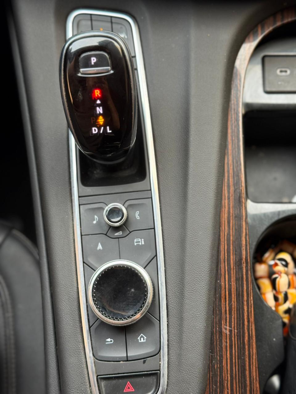 Luxury car available for rent in Dubai