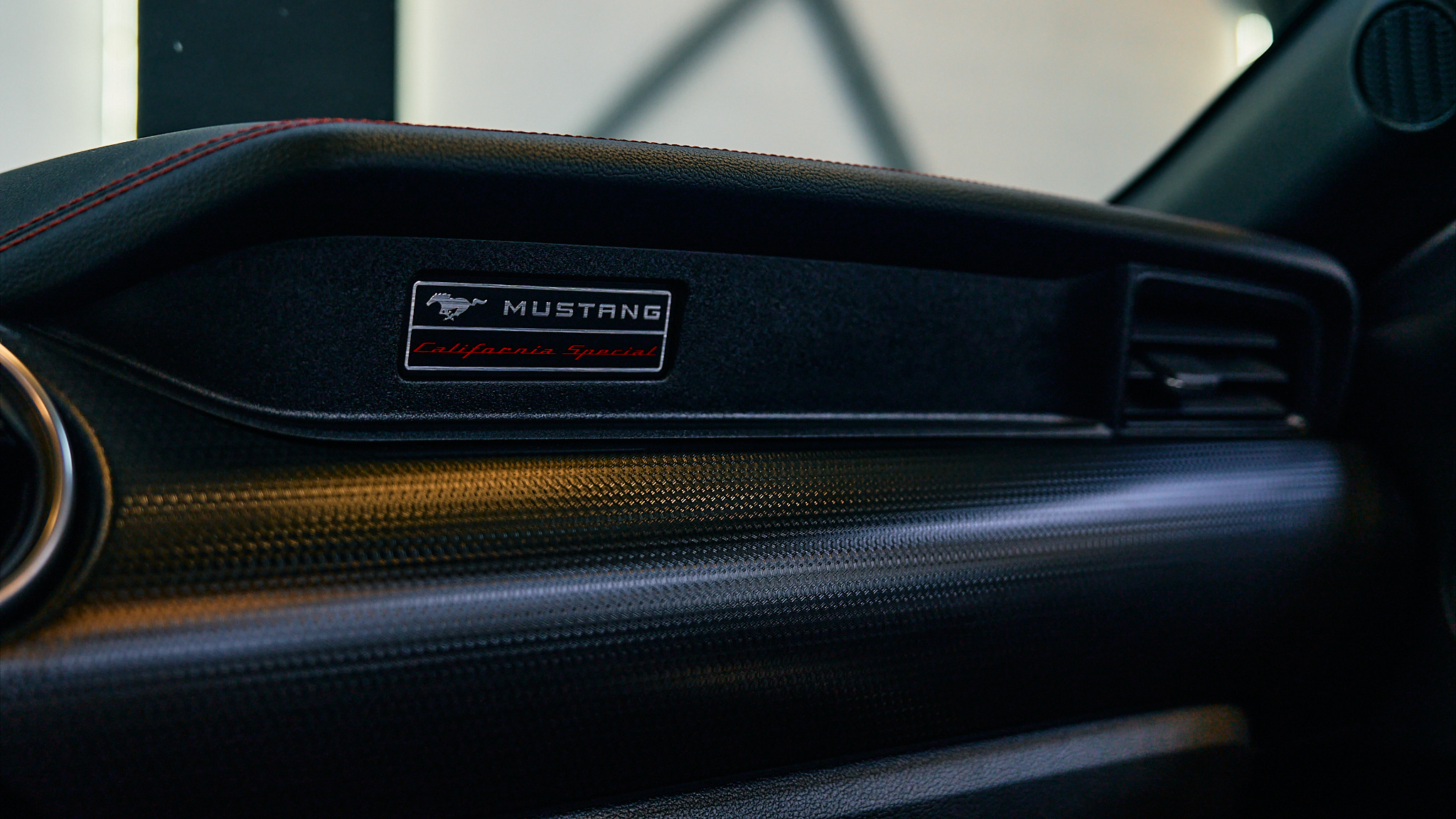 Luxury car available for rent in Dubai