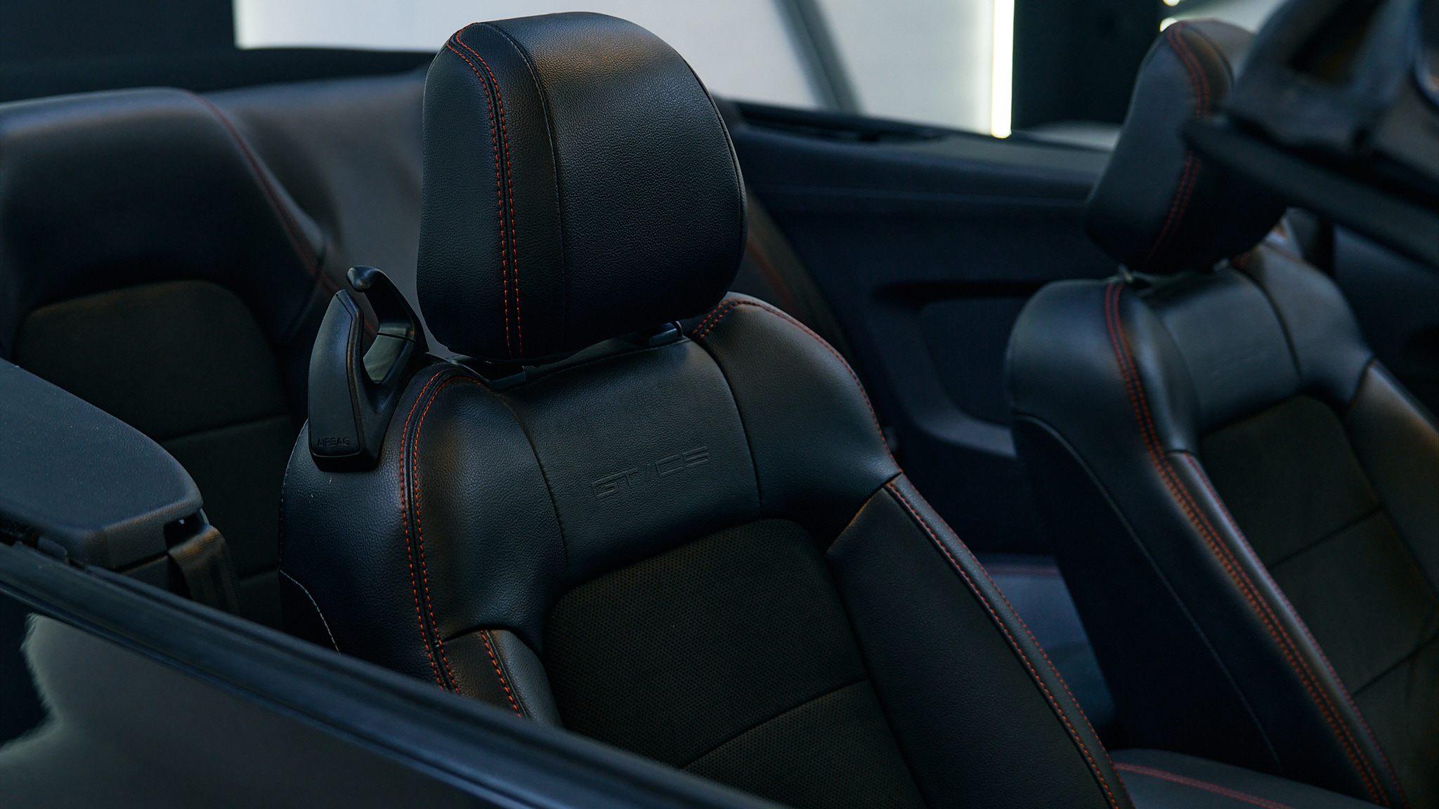 Luxury car available for rent in Dubai