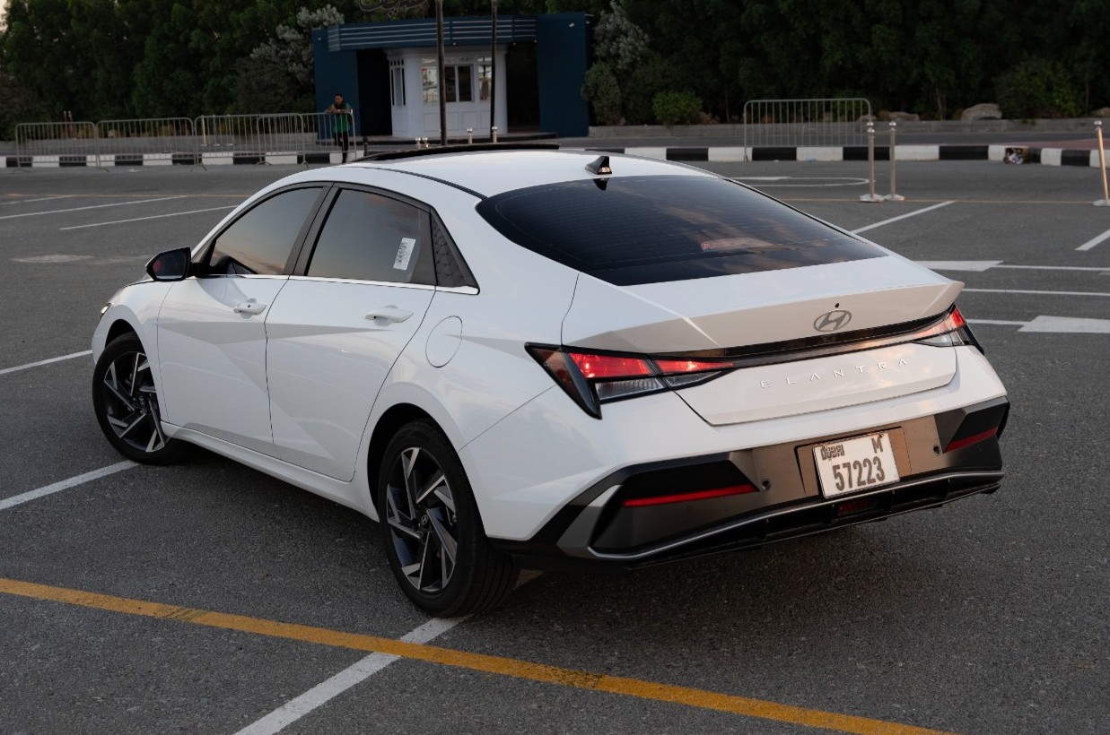 Photo 3 de Hyundai Elantra 2024