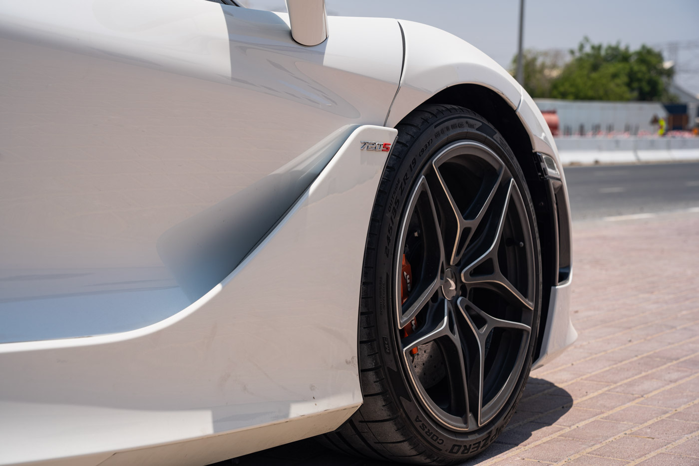 McLaren 720S Coupe - White 2023 photo 4