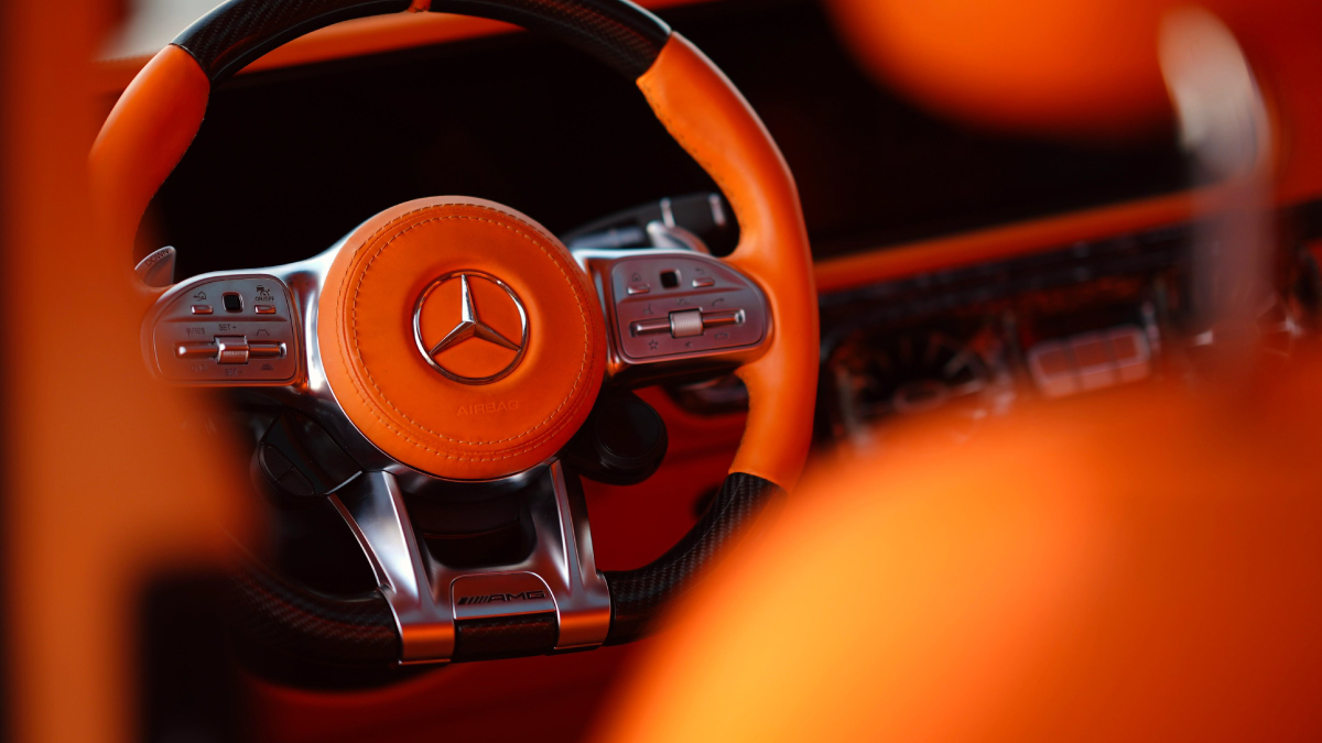 Luxury car available for rent in Dubai