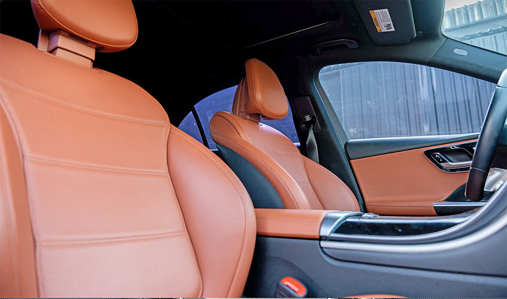 Luxury car available for rent in Dubai