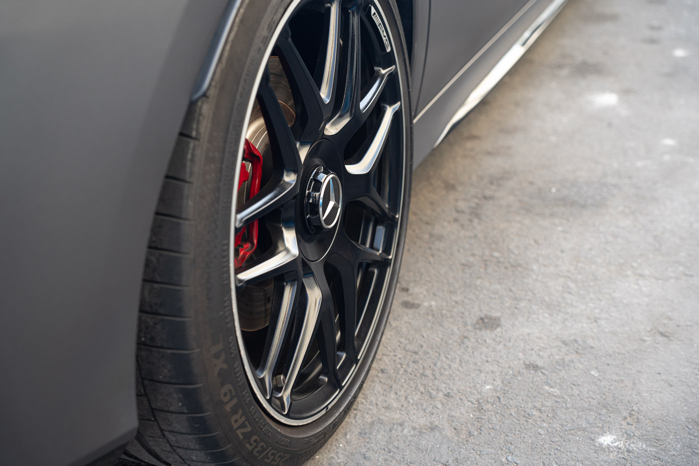 Mercedes CLA CLA 45 S AMG - MANUFAKTUR Mountain Grey Magno 2024 photo 5
