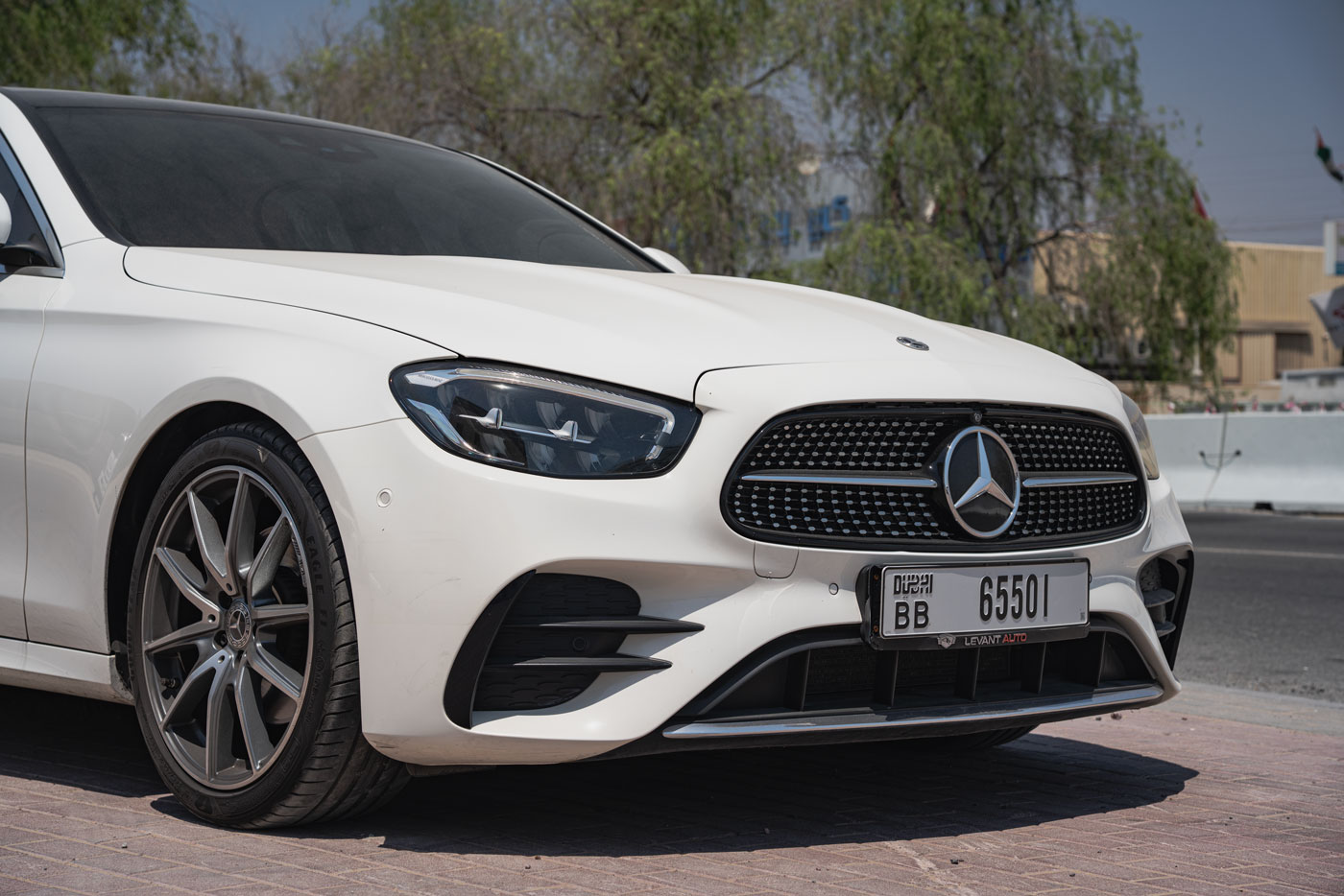 Photo 3 de Mercedes Classe E E200 - White 2024