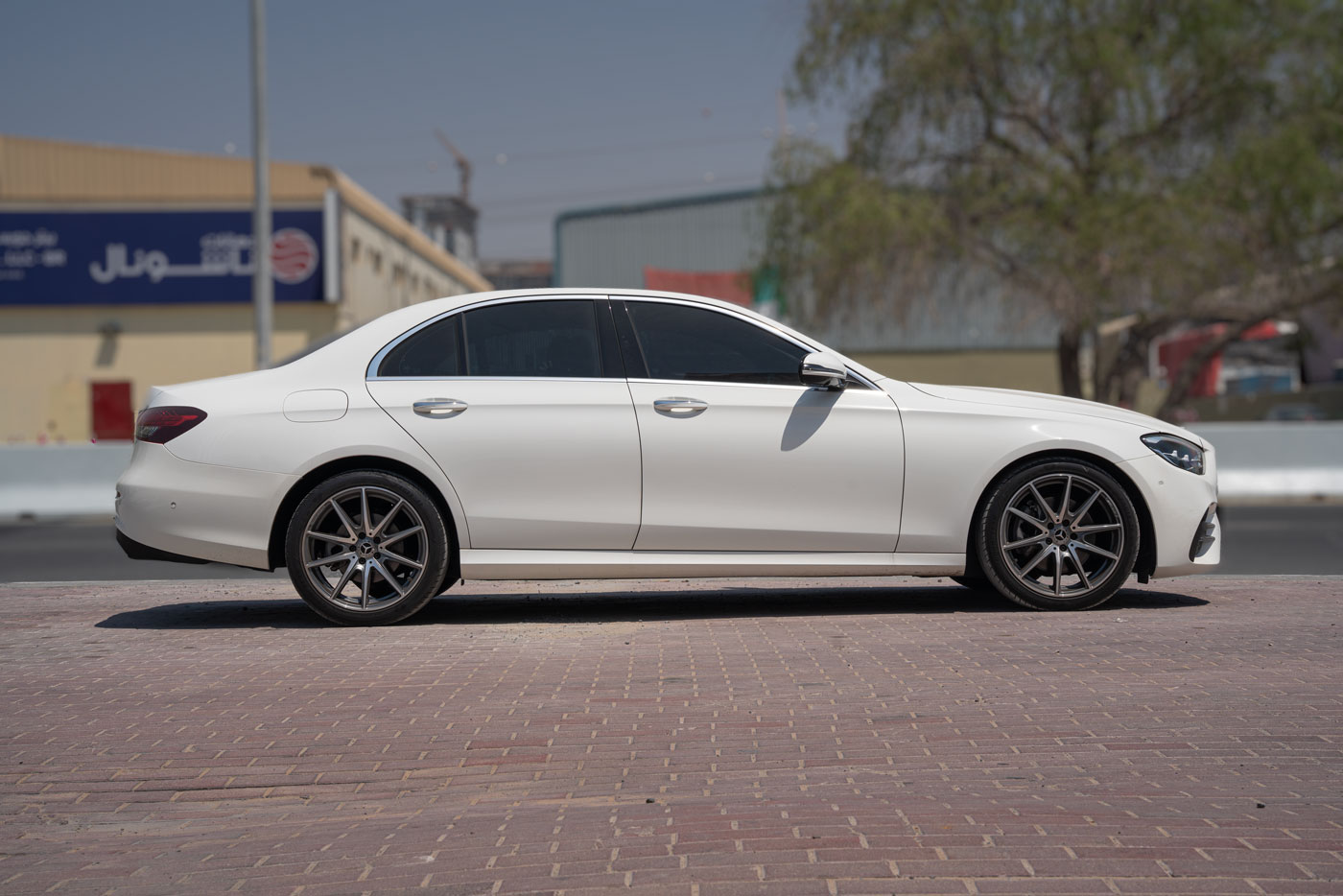 Photo 2 de Mercedes Classe E E200 - White 2024