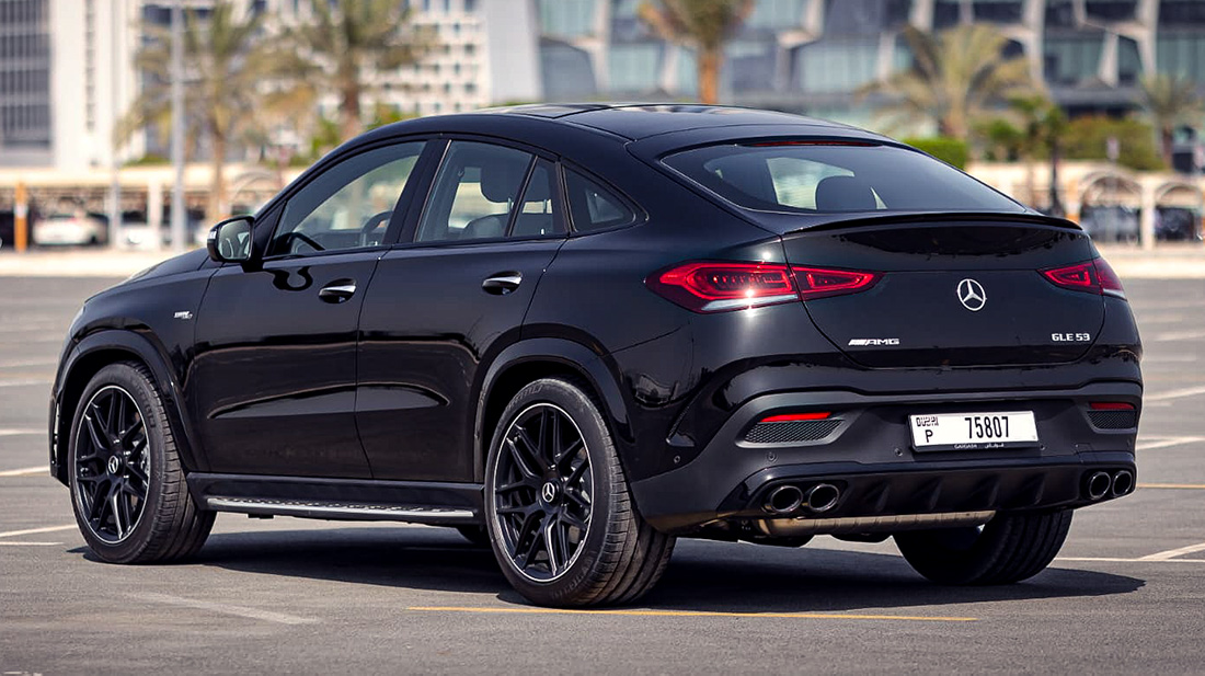 Luxury car available for rent in Dubai