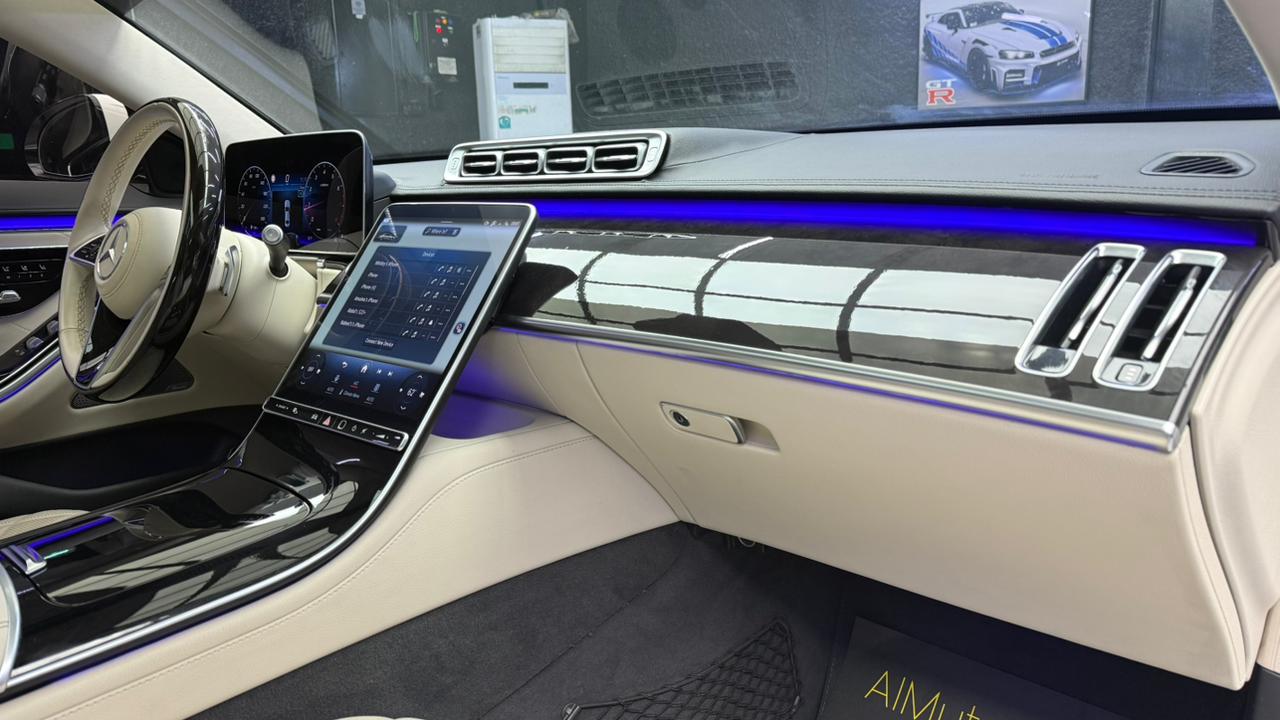 Luxury car available for rent in Dubai