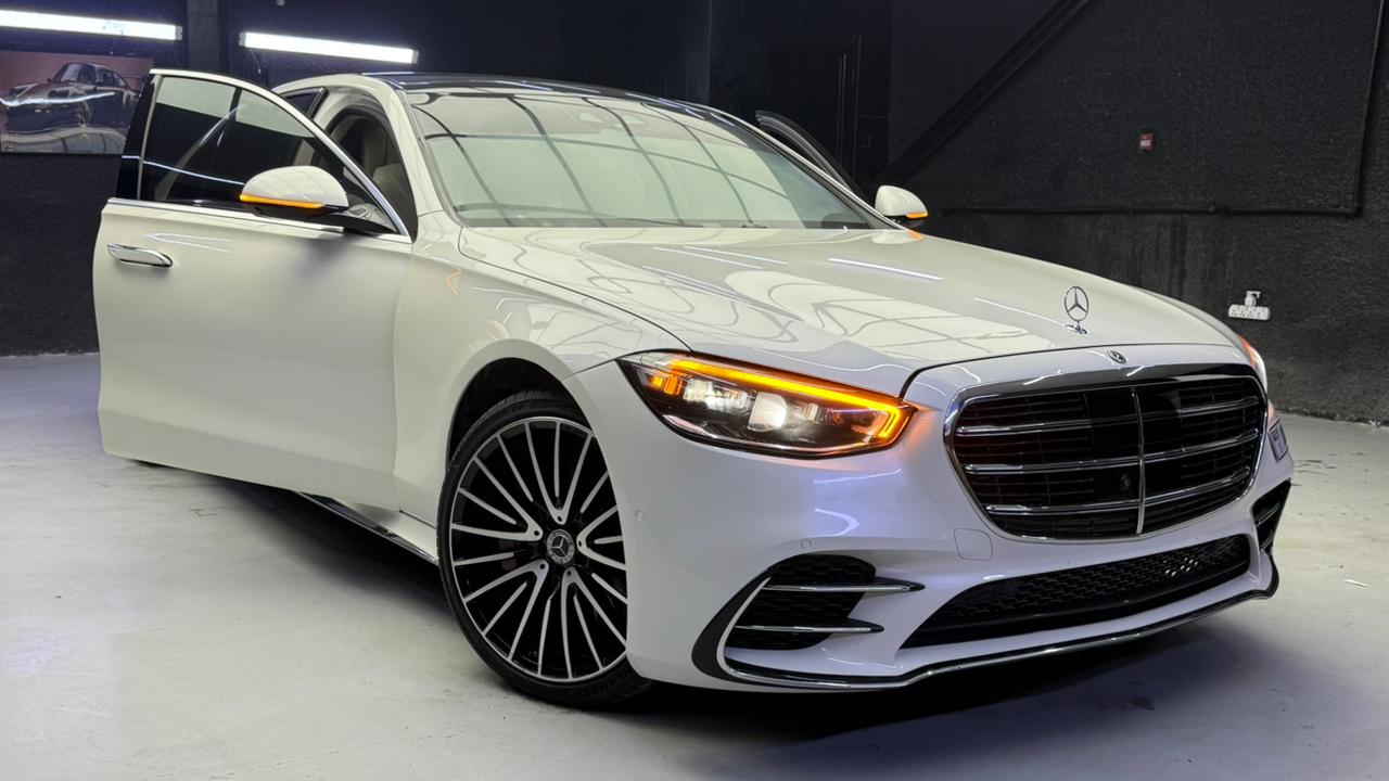 Luxury car available for rent in Dubai