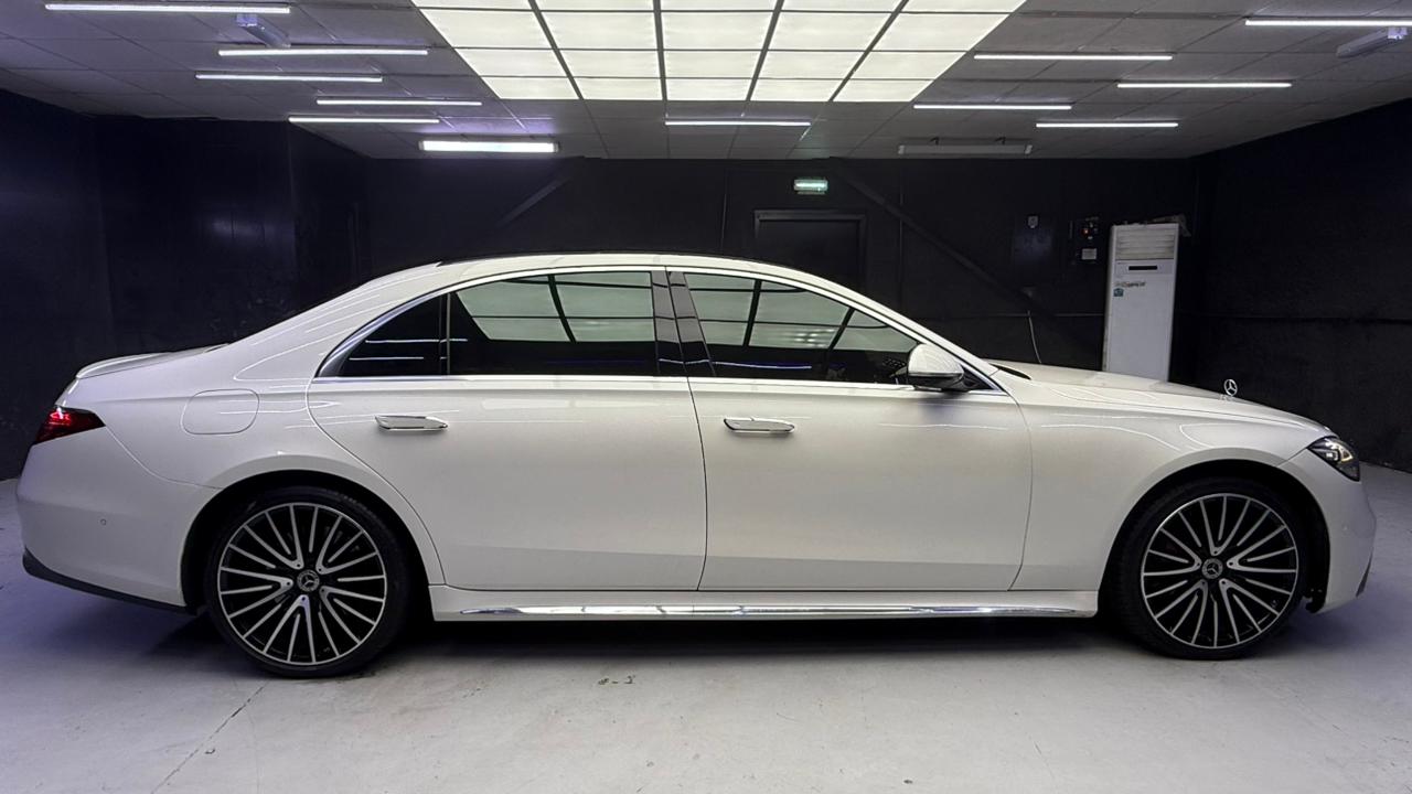 Luxury car available for rent in Dubai