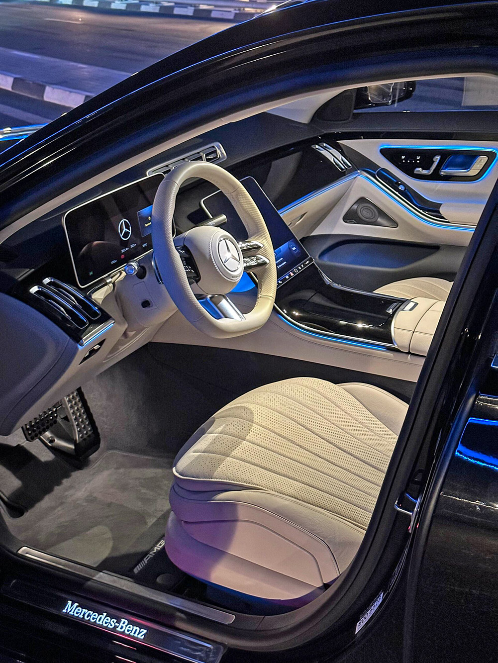 Luxury car available for rent in Dubai