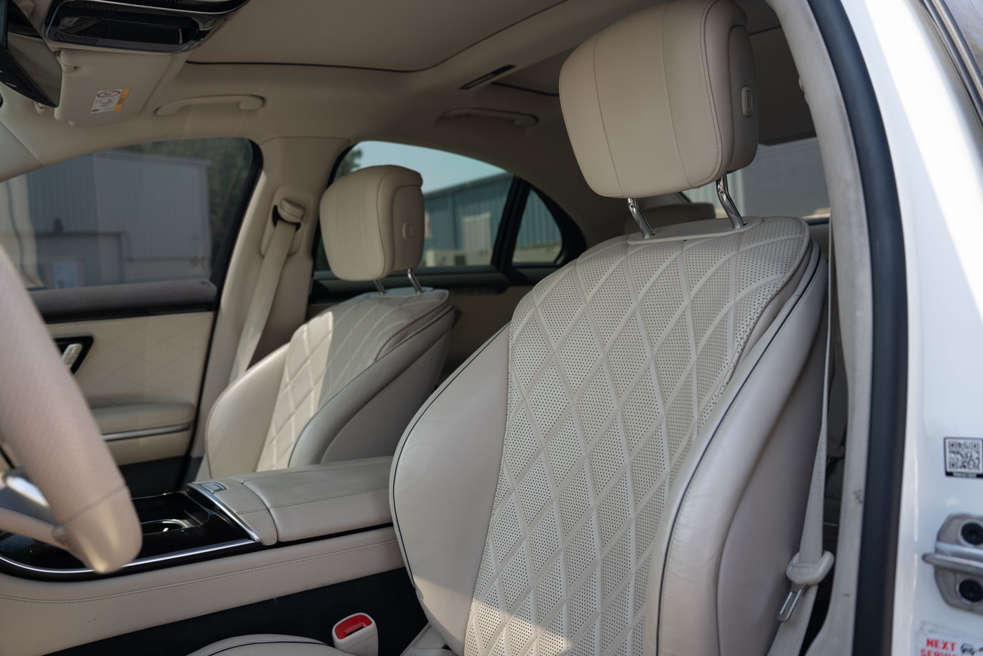 Mercedes S-Class S 500 4MATIC - MANUFAKTUR Moonlight White Metallic 2024 photo 4