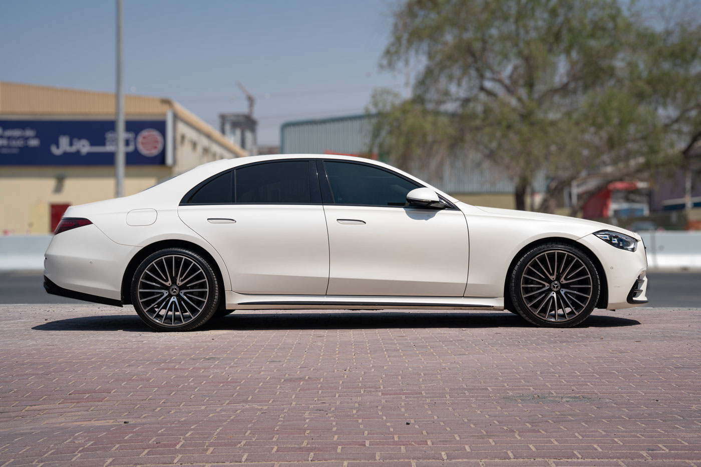 Mercedes S-Class S 500 4MATIC - MANUFAKTUR Moonlight White Metallic 2024 photo 2
