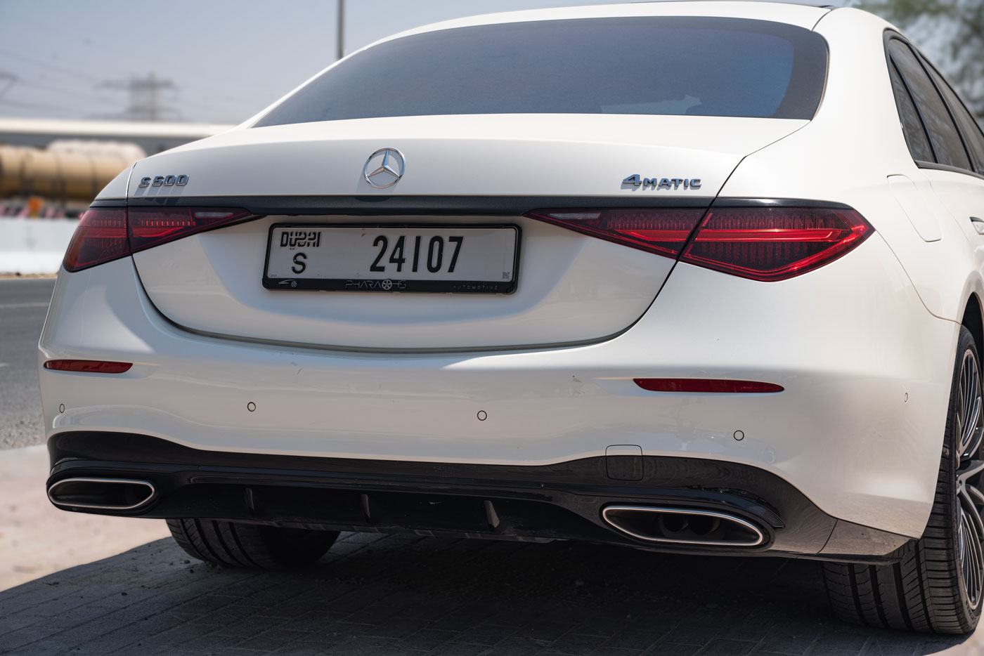 Mercedes S-Class S 500 4MATIC - MANUFAKTUR Moonlight White Metallic 2024 photo 3
