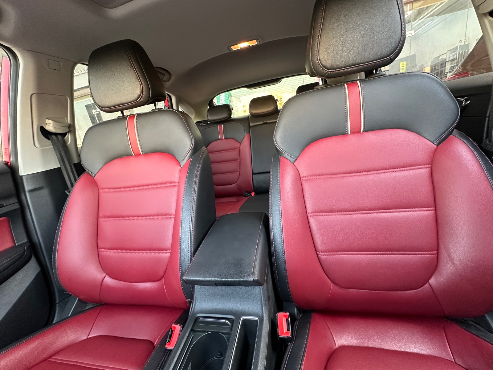 Photo 4 de MG 6 2025