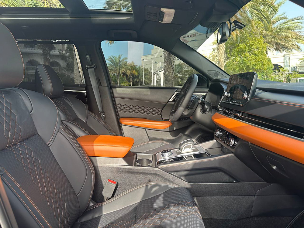 Luxury car available for rent in Dubai