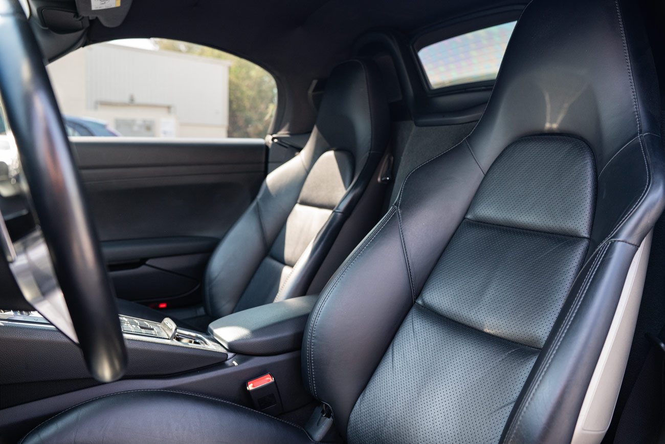 صورة 5 لـ Porsche 718 Boxster - Jet Black Metallic 2024