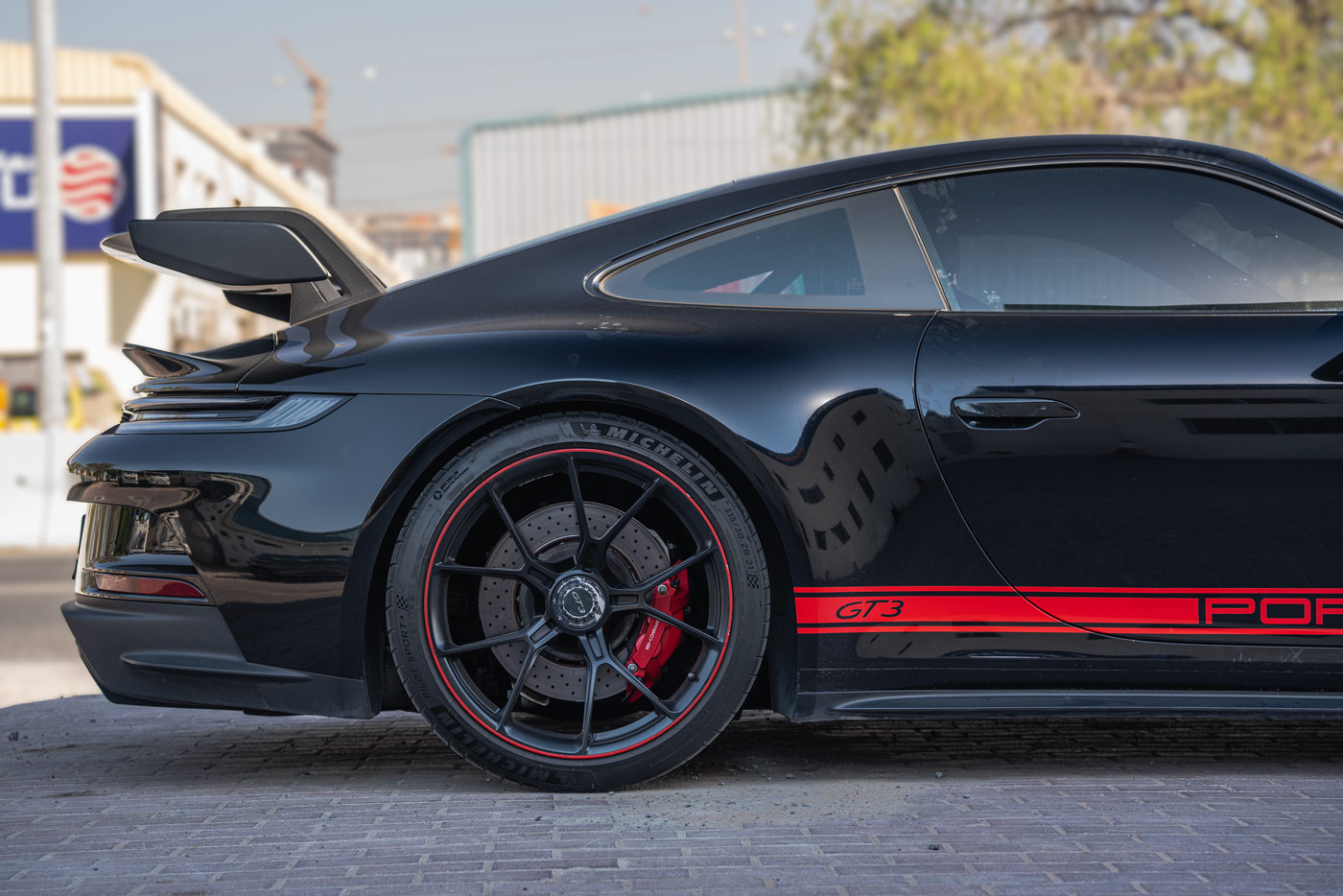 Porsche 911 GT3 - Jet Black Metallic 2024 photo 2