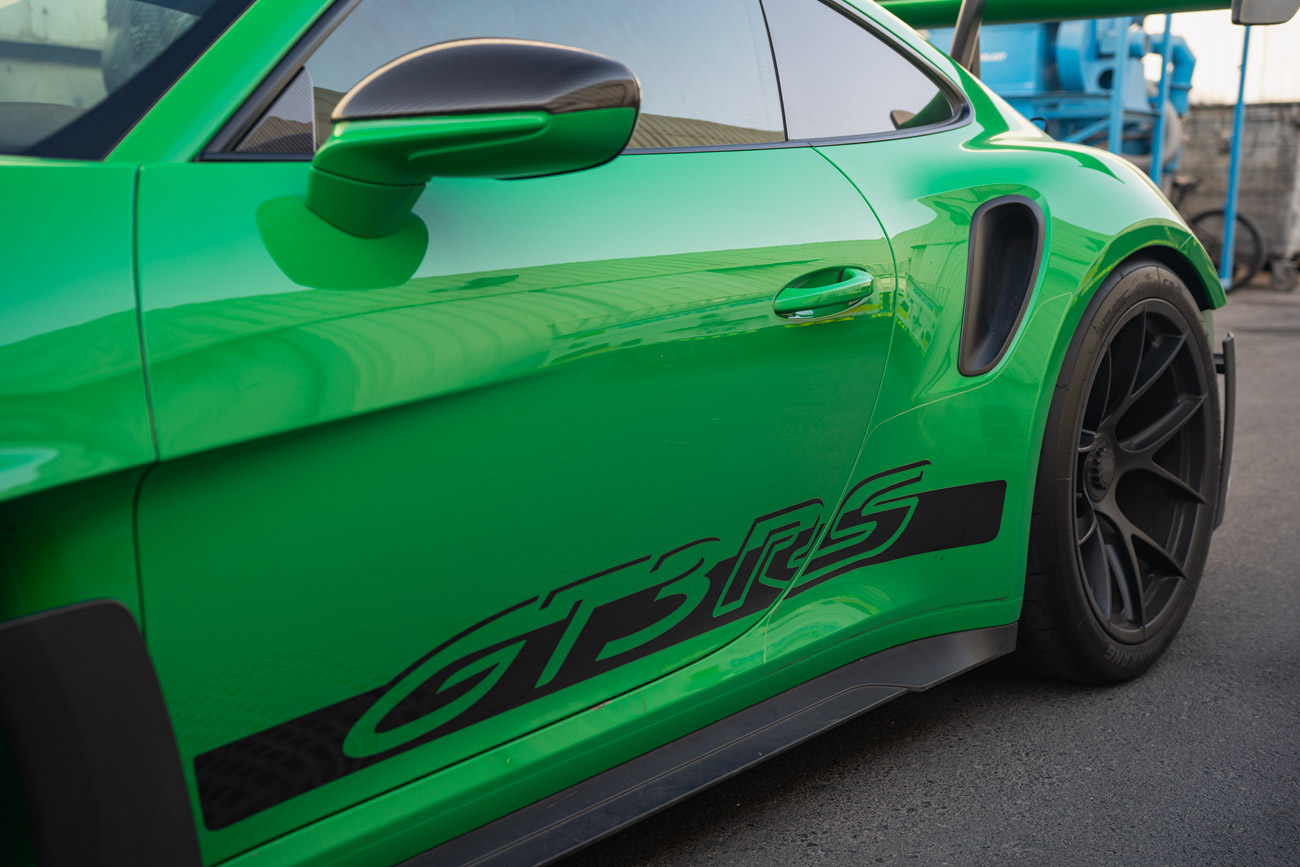 Porsche 911 GT3 RS - Python Green 2025 photo 2