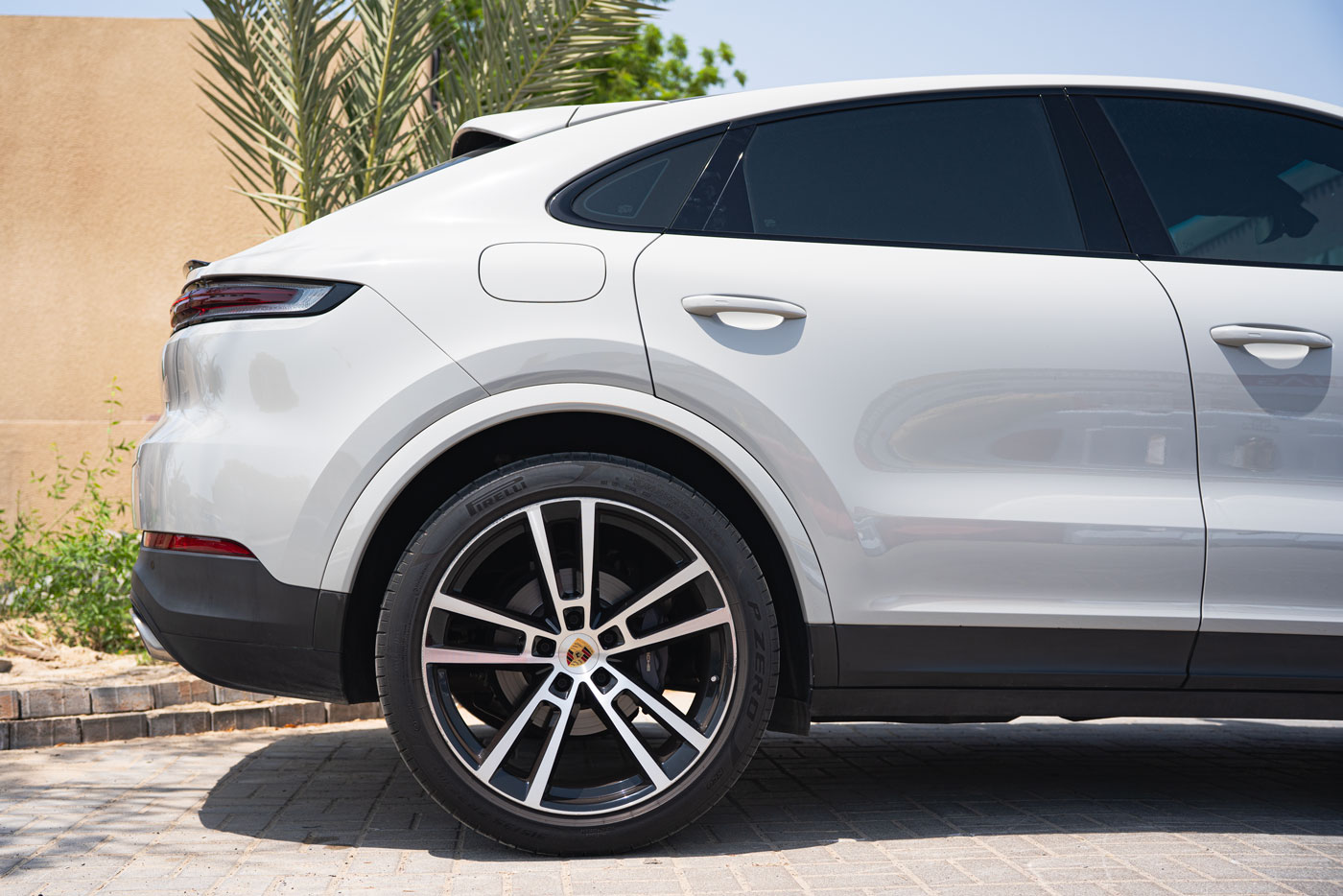 Foto 3 de Porsche Cayenne Carrara White Metallic 2024