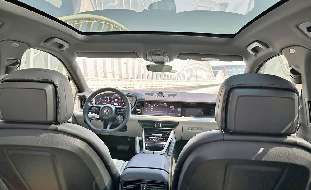 Luxury car available for rent in Dubai