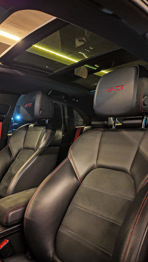 Luxury car available for rent in Dubai