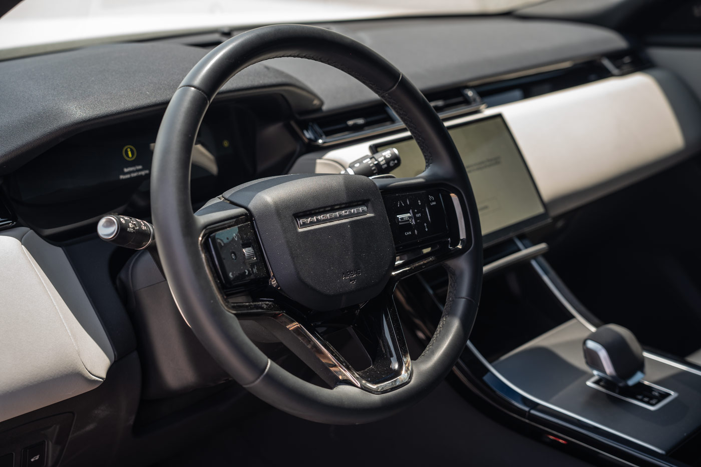 Range Rover Velar Ostuni Pearl White 2025 photo 7