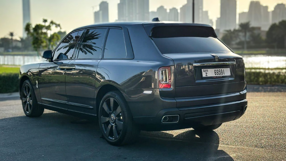 Luxury car available for rent in Dubai