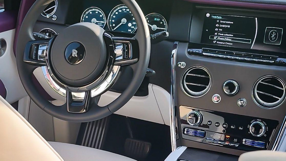 Luxury car available for rent in Dubai