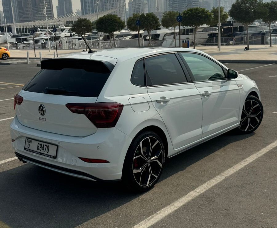 Luxury car available for rent in Dubai