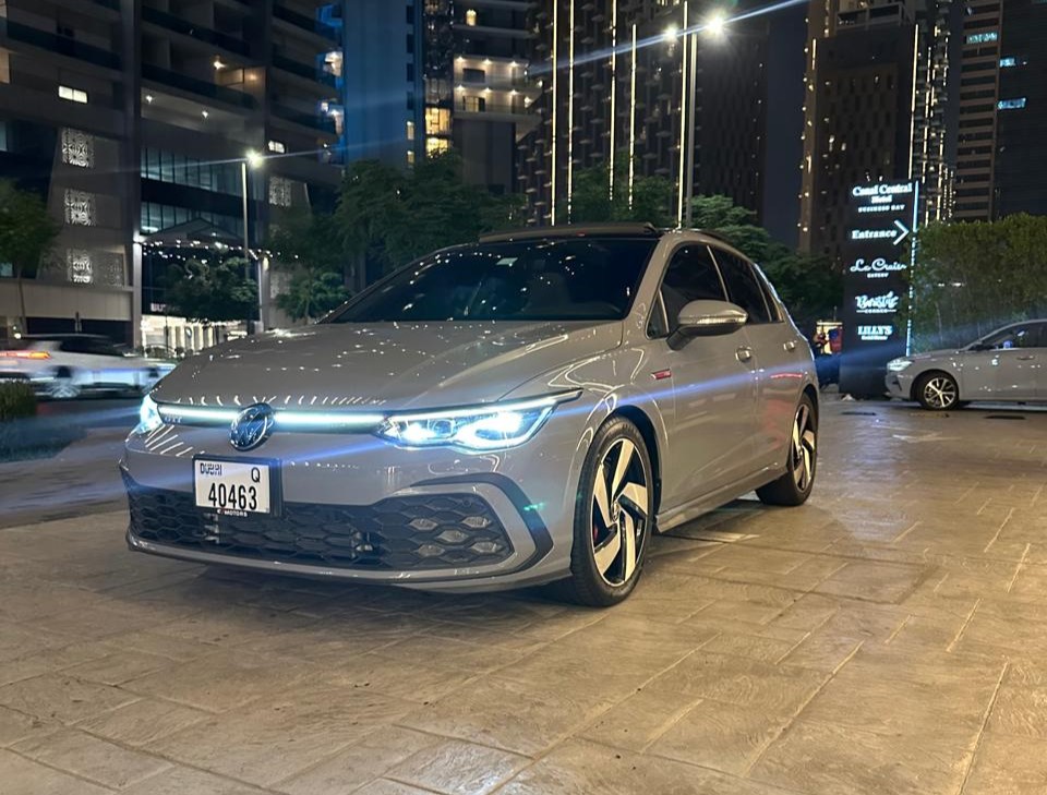 Luxury car available for rent in Dubai