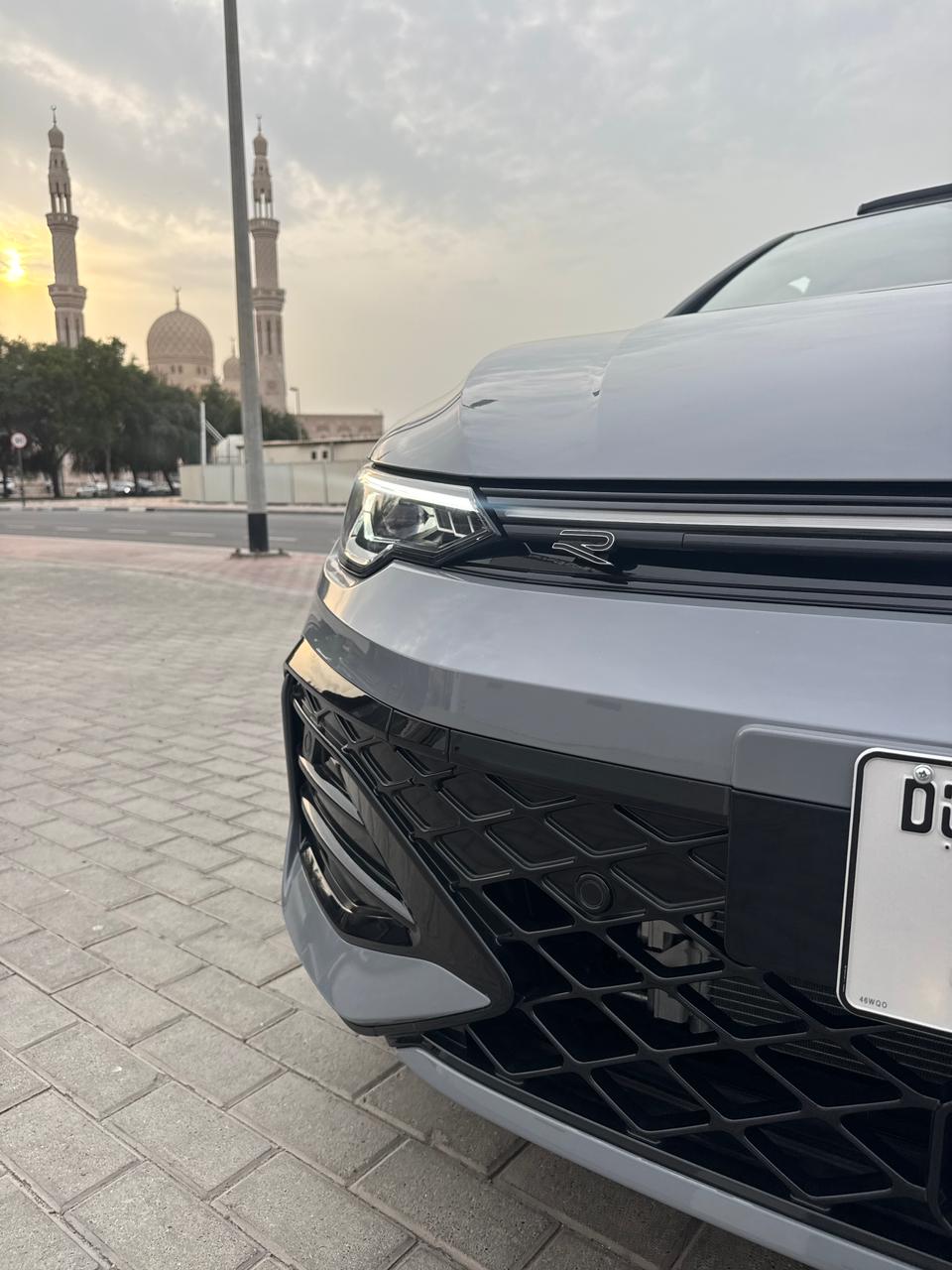 Luxury car available for rent in Dubai