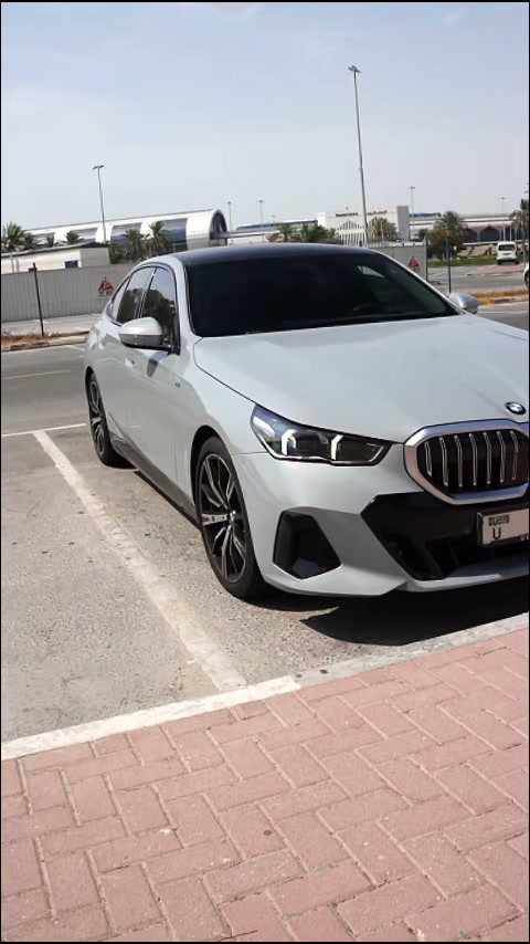BMW 5 Series 530i 2025 (Brooklyn Grey Metallic)