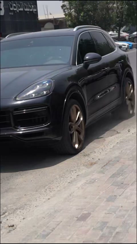 Porsche Cayenne 2023 (Jet Black Metallic)