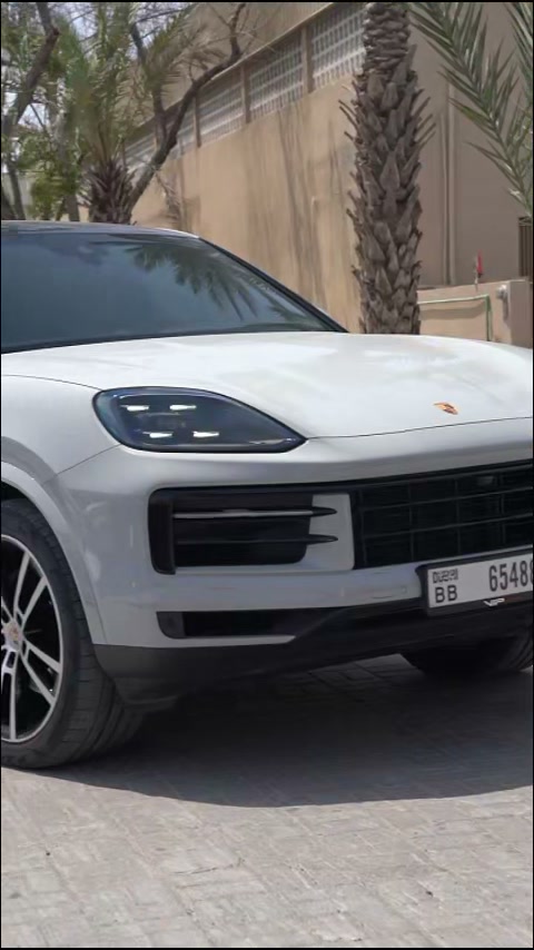 Porsche Cayenne Carrara White Metallic 2024